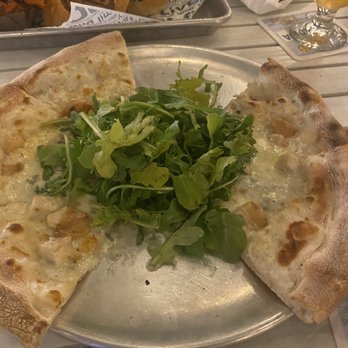 Kai Eats + Drinks - White pizza - Tacos Near Me - Kailua-Kona, Hawaii