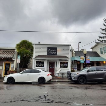 Mari's Kitchen - Old Town street - Breakfast & Brunch Near Me - Florence, Oregon