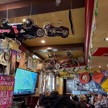 Junkyard Cafe - American Near Me - Simi Valley, California