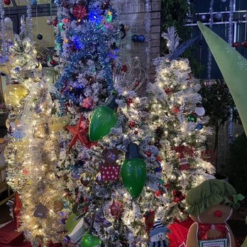 Tipsy Elf - Tipsy Elf Decor - Cocktail Bars Near Me - Dallas, Texas