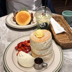 Gram Cafe & Pancakes