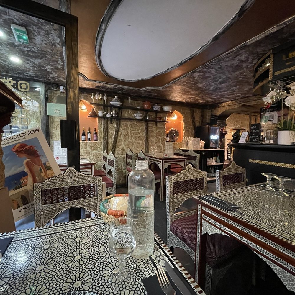 Les Saveurs de l'Orient - Interiors - Moroccan Near Me - Paris, 75