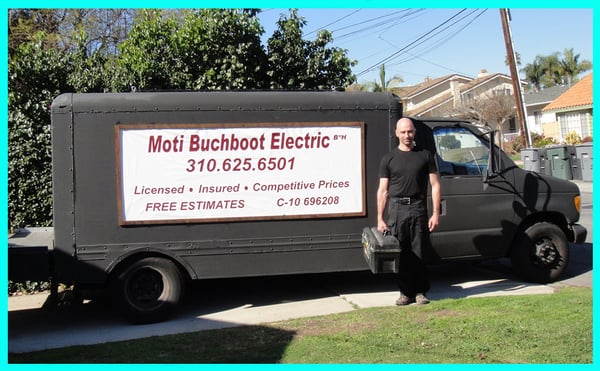 Moti Buchboot Logo