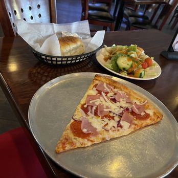 New York Pizza - Bread, salad, Pizza Slice - Italian Near Me - Irving, Texas New York Pizza - Bread, salad, Pizza Slice - Italian Near Me - Irving, Texas