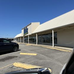 Walls Bargain Center - Entrance