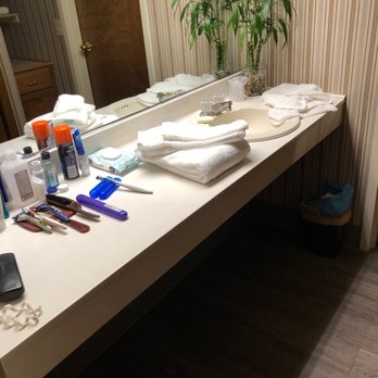 Lone Tree Golf Club & Hotel - Restroom - Hotels Near Me - Lone Tree, Colorado Lone Tree Golf Club & Hotel - Restroom - Hotels Near Me - Lone Tree, Colorado