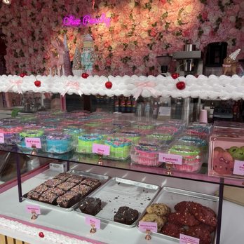 Chez Peachy - The atmosphere is beautiful and the customer service is EXCELLENT. Loved the treats we bought and drinks! - Custom Cakes Near Me - Tucson, Arizona