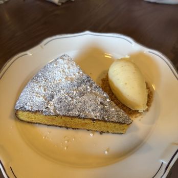 Donna's - Carrot cake - Italian Near Me - Los Angeles, California