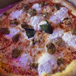 La Dolce Vita Social - Meatball and ricotta pizza