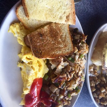 Lake Effect Diner - Roast Turkey hash - Diners Near Me - Buffalo, New York Lake Effect Diner - Roast Turkey hash - Diners Near Me - Buffalo, New York