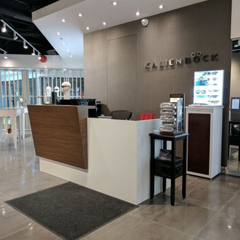 Uptown Eye Specialists - Counter for purchasing glasses and frames - Ophthalmologists Near Me - Toronto, Ontario