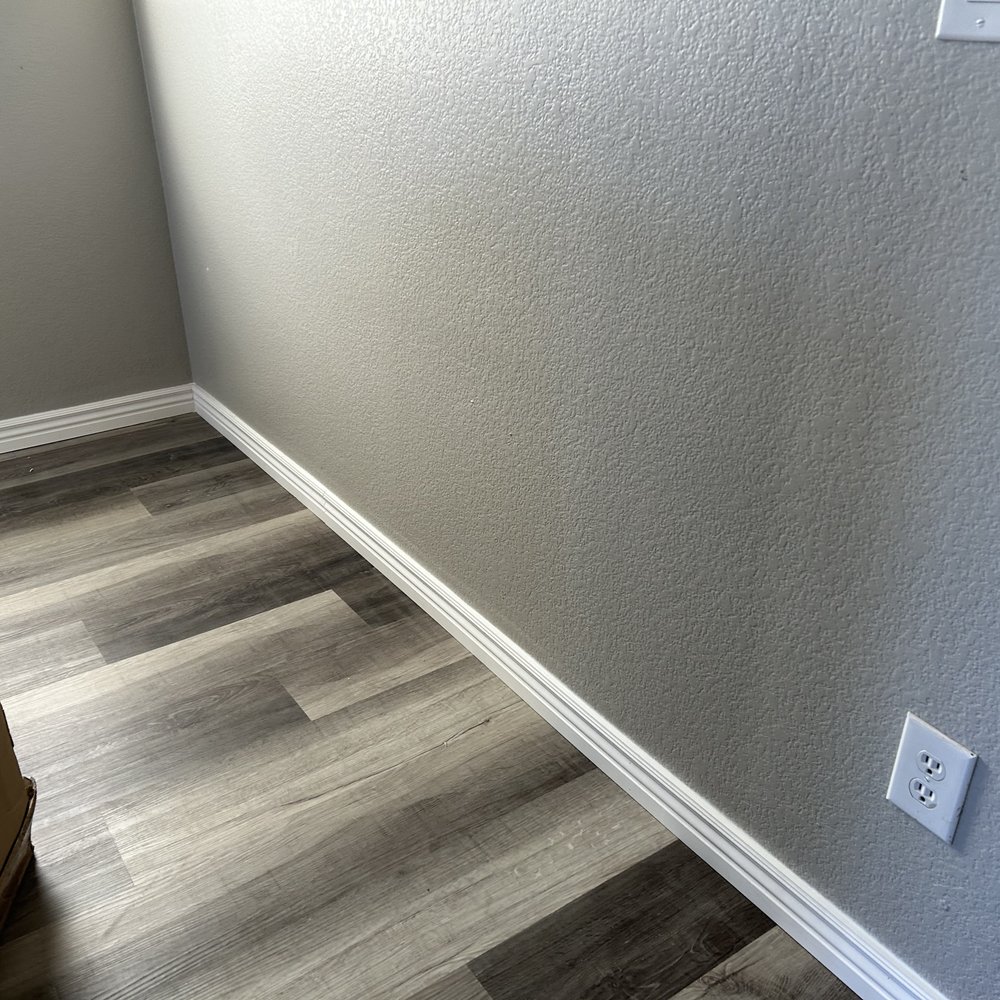 White Builder - New flooring and baseboards - General Contractors Near Me - Scottsdale, Arizona White Builder - New flooring and baseboards - General Contractors Near Me - Scottsdale, Arizona