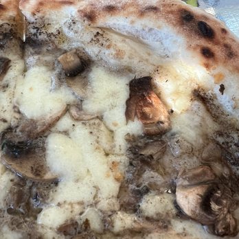 Pizza Secret - Truffle pizza with no shaved truffle - Pizza Near Me - Brooklyn, New York Pizza Secret - Truffle pizza with no shaved truffle - Pizza Near Me - Brooklyn, New York