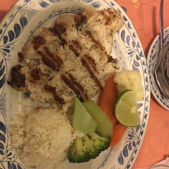 La Choza - Grilled Fish Filet (Grouper) with garlic butter - Mexican Near Me - Cozumel, ROO La Choza - Grilled Fish Filet (Grouper) with garlic butter - Mexican Near Me - Cozumel, ROO