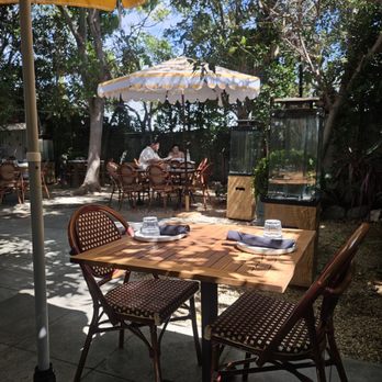 Truly Pizza - Seating - Pizza Near Me - Laguna Beach, California Truly Pizza - Seating - Pizza Near Me - Laguna Beach, California