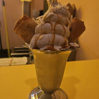 Tabachoy - Ube sundae - Filipino Near Me - Philadelphia, Pennsylvania