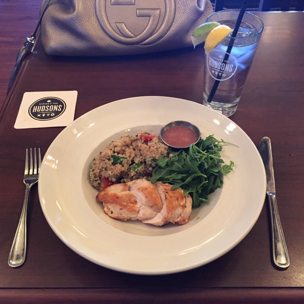 Grilled chicken & quinoa w pomegranate vinaigrette ! ;) Grilled chicken & quinoa w pomegranate vinaigrette ! ;)