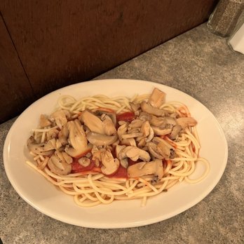 Dontino's Italian Restaurant - Spaghetti with mushroom sauce - Italian Near Me - Akron, Ohio Dontino's Italian Restaurant - Spaghetti with mushroom sauce - Italian Near Me - Akron, Ohio