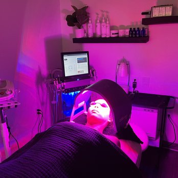 Beautyville - Deluxe Hydrafacial with Celluma LED light - Estheticians Near Me - Santa Ana, California Beautyville - Deluxe Hydrafacial with Celluma LED light - Estheticians Near Me - Santa Ana, California
