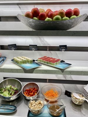 SilverKris Lounge - Terminal 3 by null