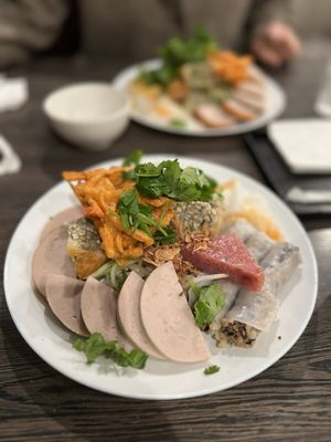 Banh Cuon Tay Ho by null