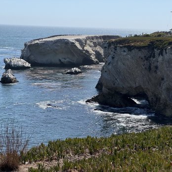 Dinosaur Caves Park - Sea cave in the distance - Parks Near Me - Pismo Beach, California