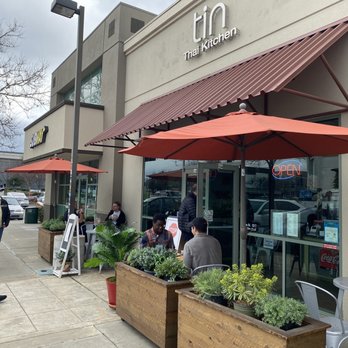 Tin Thai Kitchen - Always a Lind during lunch - Thai Near Me - Livermore, California