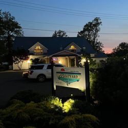Boatyard Pub & Grill