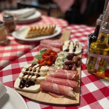 Grimaldi's Pizzeria - Meat, cheese, and olive board - Pizza Near Me - San Antonio, Texas Grimaldi's Pizzeria - Meat, cheese, and olive board - Pizza Near Me - San Antonio, Texas