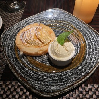 Six Seven Restaurant - Washington Apple Tart - New American Near Me - Seattle, Washington Six Seven Restaurant - Washington Apple Tart - New American Near Me - Seattle, Washington
