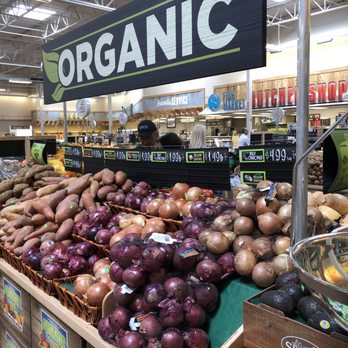 Sprouts Farmers Market - Organic sign all over the store - Grocery Near Me - Naples, Florida
