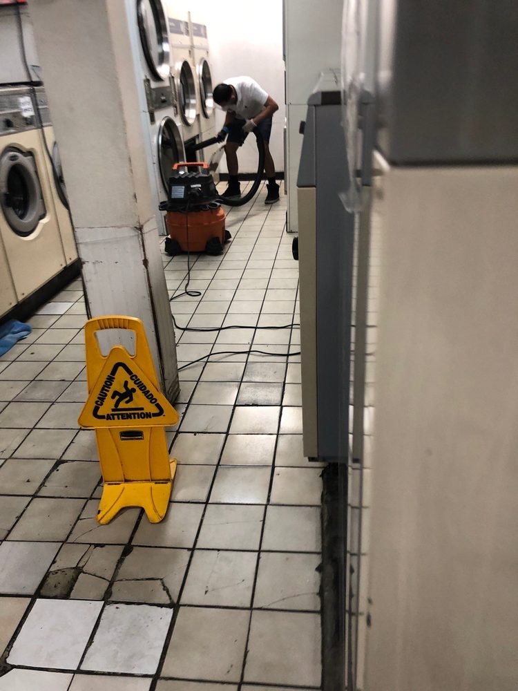 24 HOURS LAUNDROMAT Updated August 2024 27 Photos & 63 Reviews