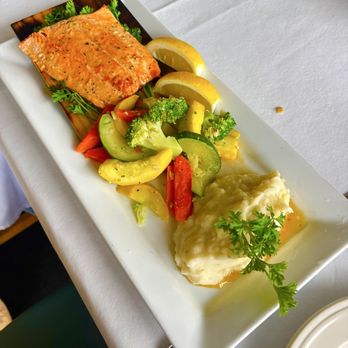 Domenico's On the Wharf - Seafood Near Me - Monterey, California
