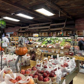 Altamont Orchards - Fruits & Veggies Near Me - Altamont, New York