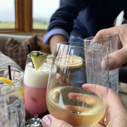 Fiordland Lodge - Cocktails in the lodge