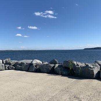 Seneca Lake State Park - Near the pier area looking at Seneca Lake. - Parks Near Me - Geneva, New York