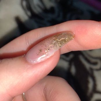 Tiffany's Nail & Spa - cracked after one day - Nail Salons Near Me - Bountiful, Utah