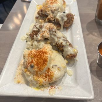 SweetDiner - Chicken biscuit Biscuits and Gravy Egg Benedict - Diners Near Me - Milwaukee, Wisconsin