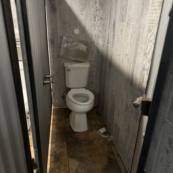 El Torito - Floor was wet and no toilet paper except for what was on the floor. - Mexican Near Me - Monterey, California