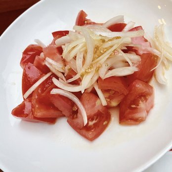 Ernesto’s - Ensalada de tomate - Basque Near Me - New York, New York Ernesto’s - Ensalada de tomate - Basque Near Me - New York, New York