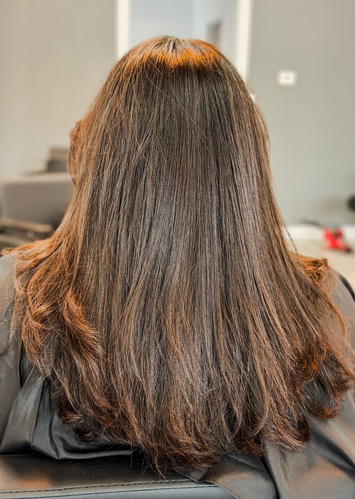 Classy Beauty Salon Logo