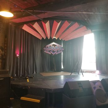 Smokestack - Inside music stage - Restaurants Near Me - Dubuque, Iowa