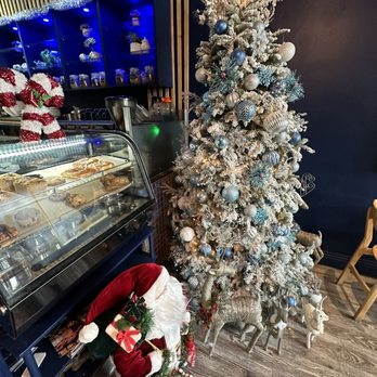 Blue Elephant Café - Festive blue Christmas tree - Cafes Near Me - Los Angeles, California Blue Elephant Café - Festive blue Christmas tree - Cafes Near Me - Los Angeles, California
