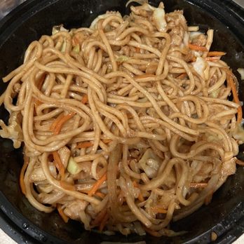 Mom Wong Kitchen - Chicken chow mein - Chinese Near Me - Camarillo, California