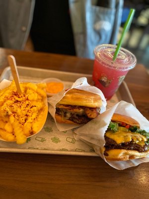 Shake Shack Hillsdale by null