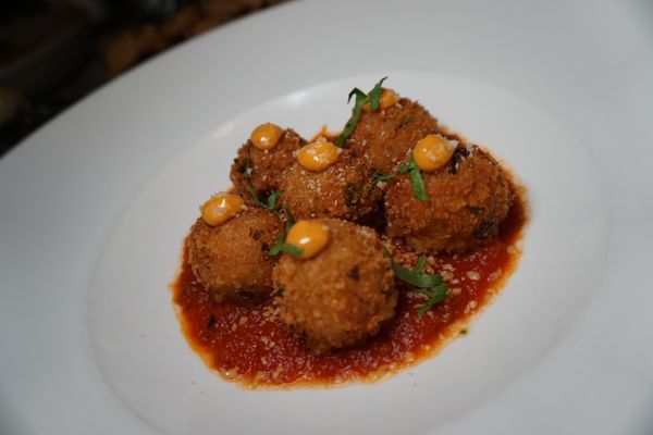 Papillon Bistro & Bar by null