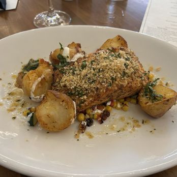 Hilton Garden Inn Wilsonville Portland - Cedar Plank Chinook Salmon - Hotels Near Me - Wilsonville, Oregon
