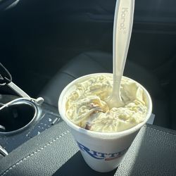 Ritter's Frozen Custard - Glacier with snickers