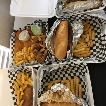 Hershey’s Palace - Philly cheese, Italian beef sandwich, fish and wing basket and a pizza pouch! Fries and onion rings - American Near Me - Arlington, Texas Hershey’s Palace - Philly cheese, Italian beef sandwich, fish and wing basket and a pizza pouch! Fries and onion rings - American Near Me - Arlington, Texas