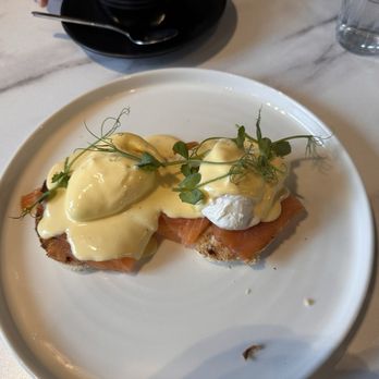 The Wilson Street Pantry - Smoked salmon Benedict - Cafes Near Me - Glasgow, GLG The Wilson Street Pantry - Smoked salmon Benedict - Cafes Near Me - Glasgow, GLG